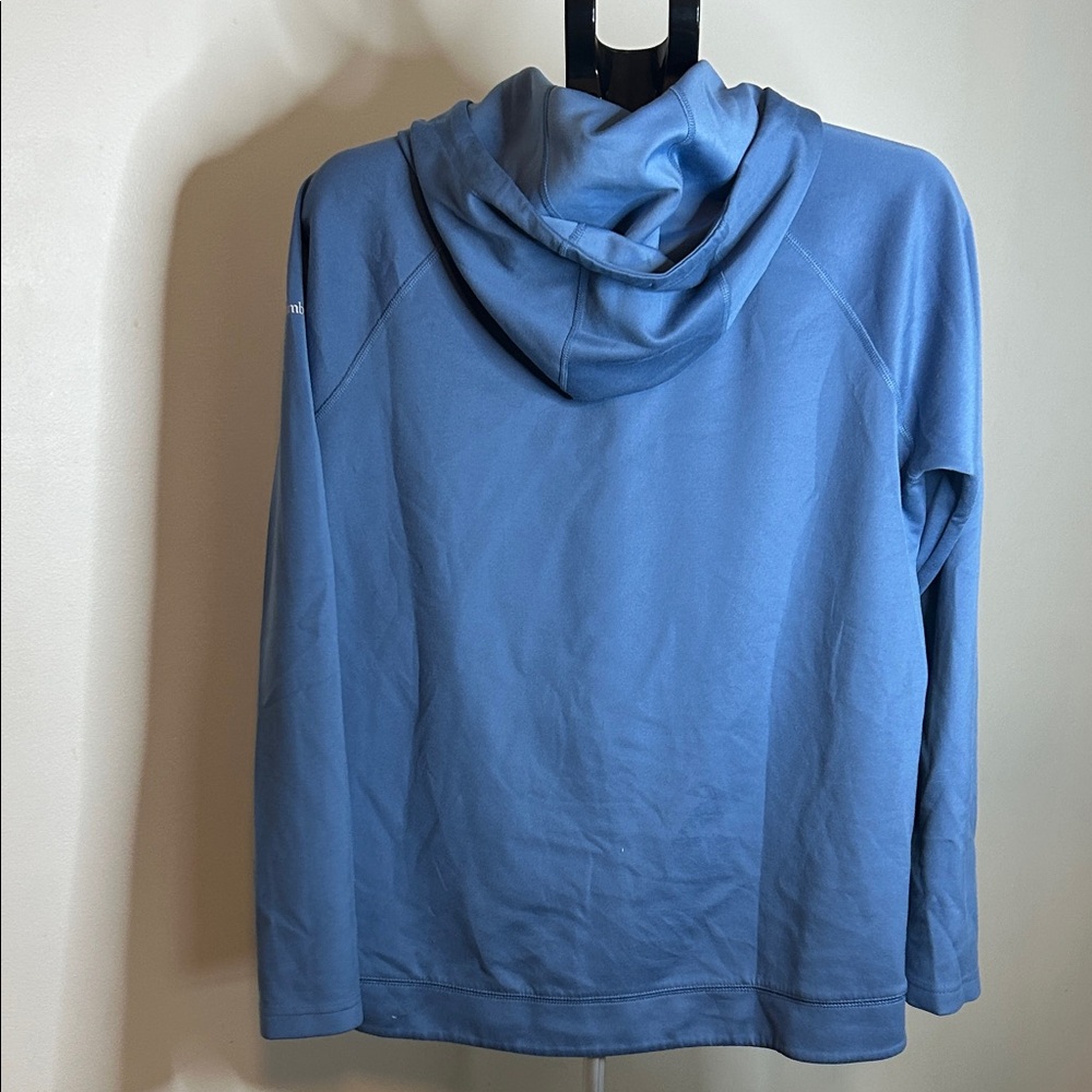 Columbia Blue Sportswear Top - Picture 6 of 9